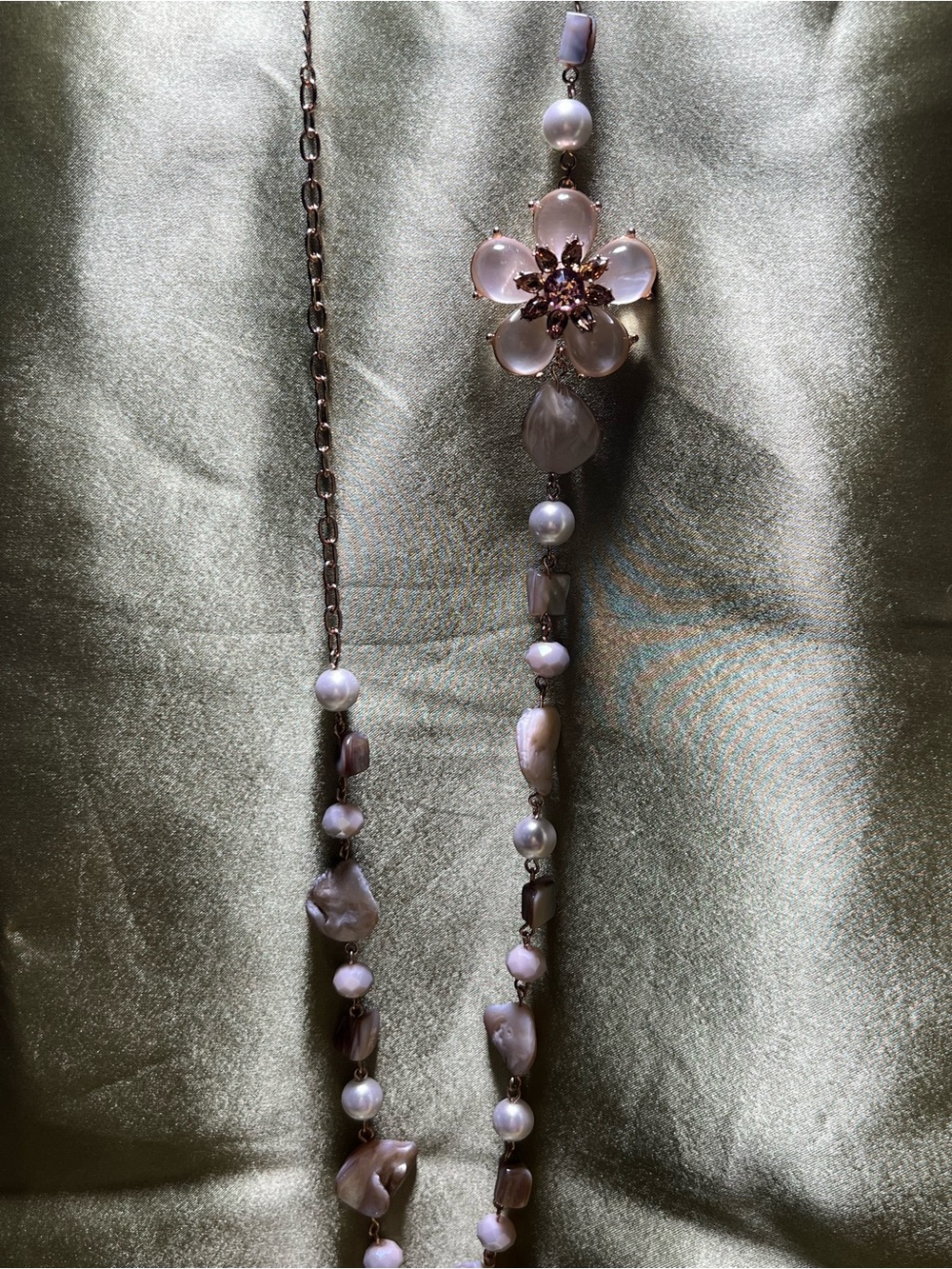 Pearl Blossom Pendant Necklace - Pink Iridescent